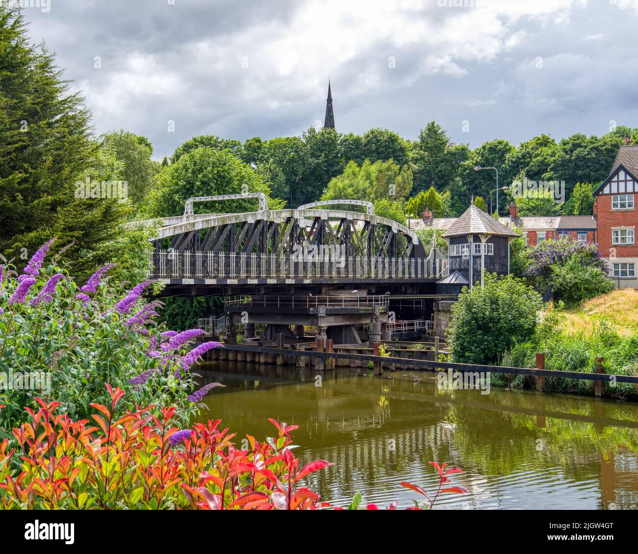 Hayhurst Bridge a Northwich in una giornata nuvolosa Foto Stock
