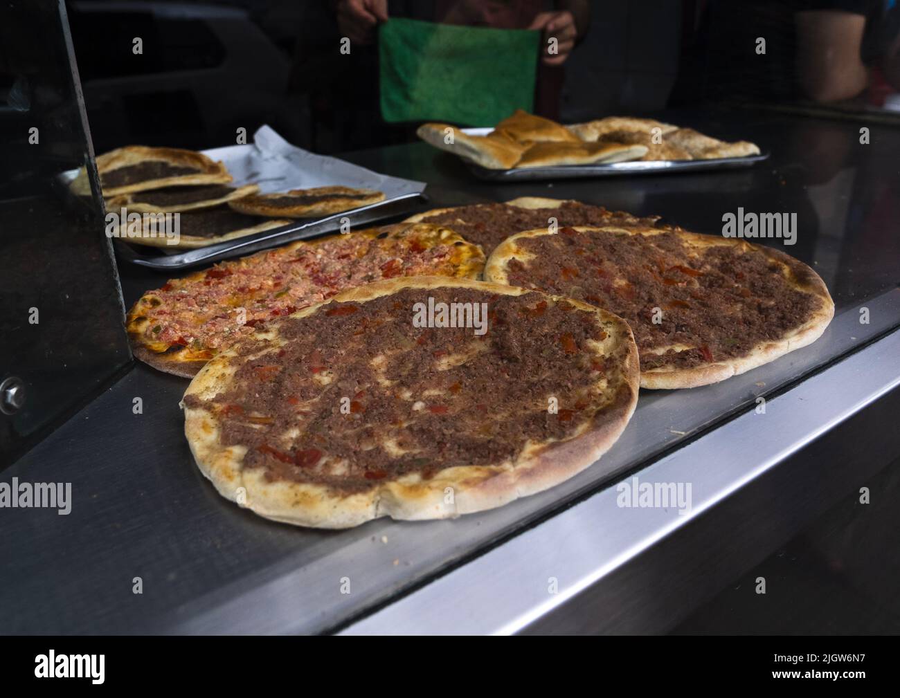 Cibo libanese in vendita, Governatorato del Nord, Tripoli, Libano Foto Stock