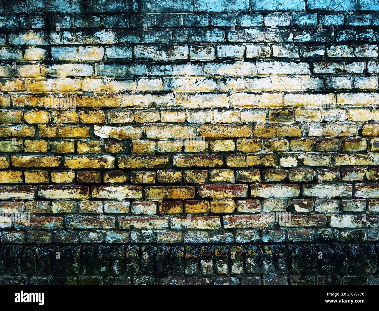 Vecchia rovina, superficie della parete di mattoni intemperie come sfondo urbano e texture, elemento grafico grunge design Foto Stock