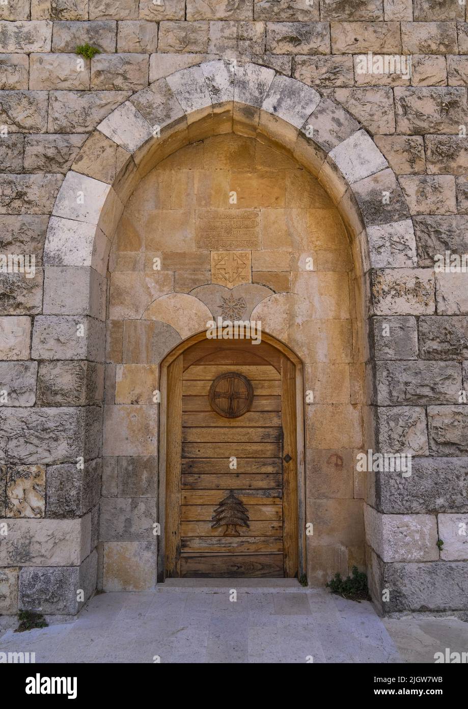 Mar shina chiesa parrocchiale porta, Nord Libano Governatorato, Hardine, Libano Foto Stock