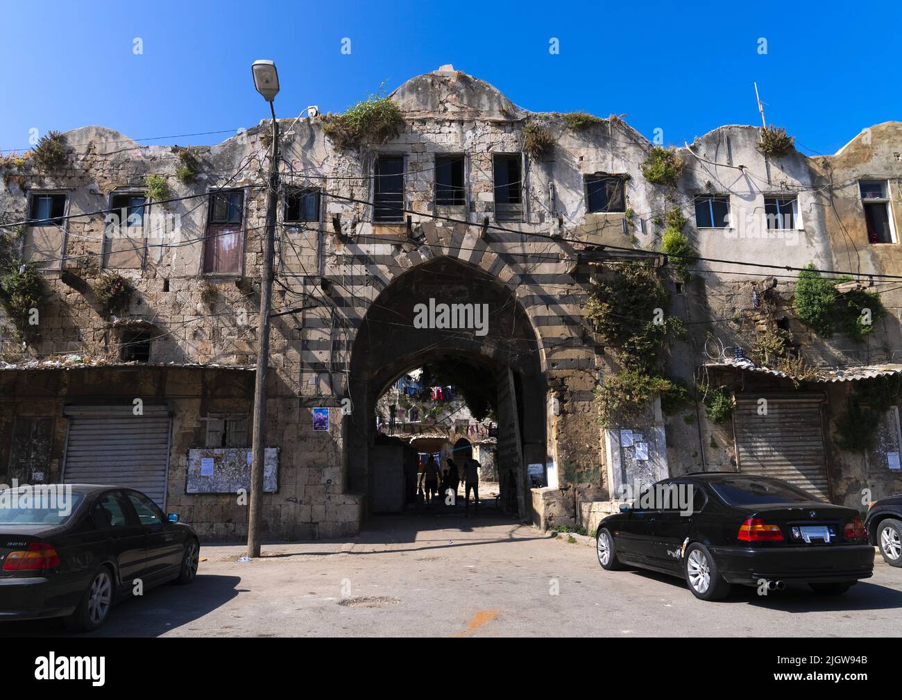 Vecchio caravanserai occupato dai poveri, Governatorato del Nord, Tripoli, Libano Foto Stock