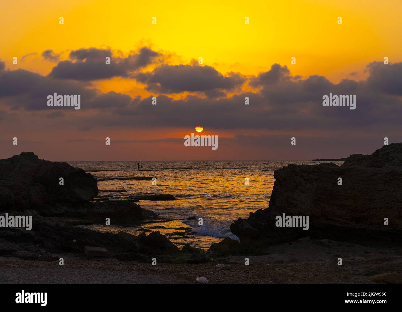 Tramonto sul Mediterraneo, Governatorato del Nord, Tripoli, Libano Foto Stock
