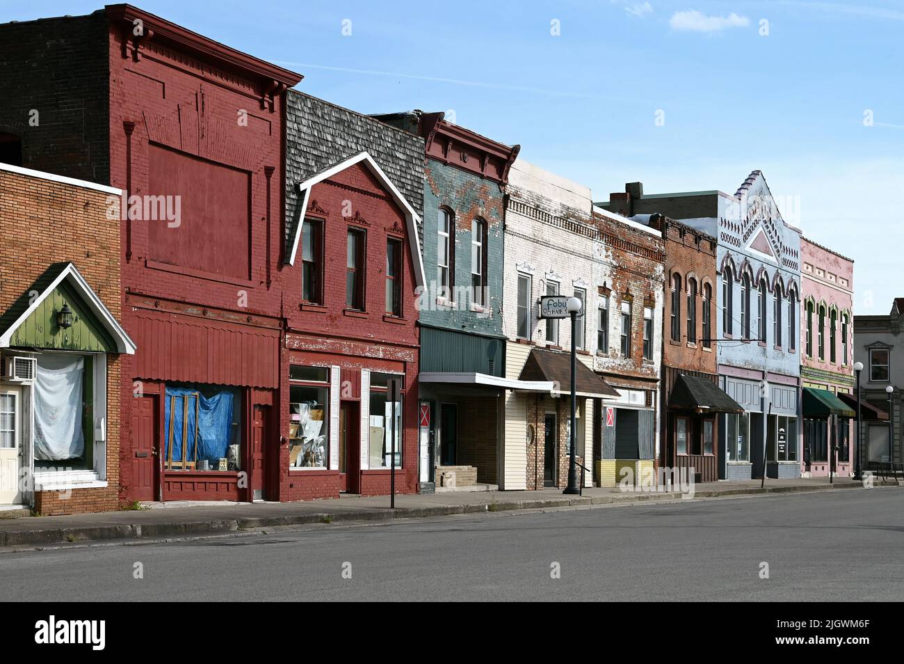Fila di case nel centro storico di Lincoln, Illinois, Stati Uniti d'America Foto Stock