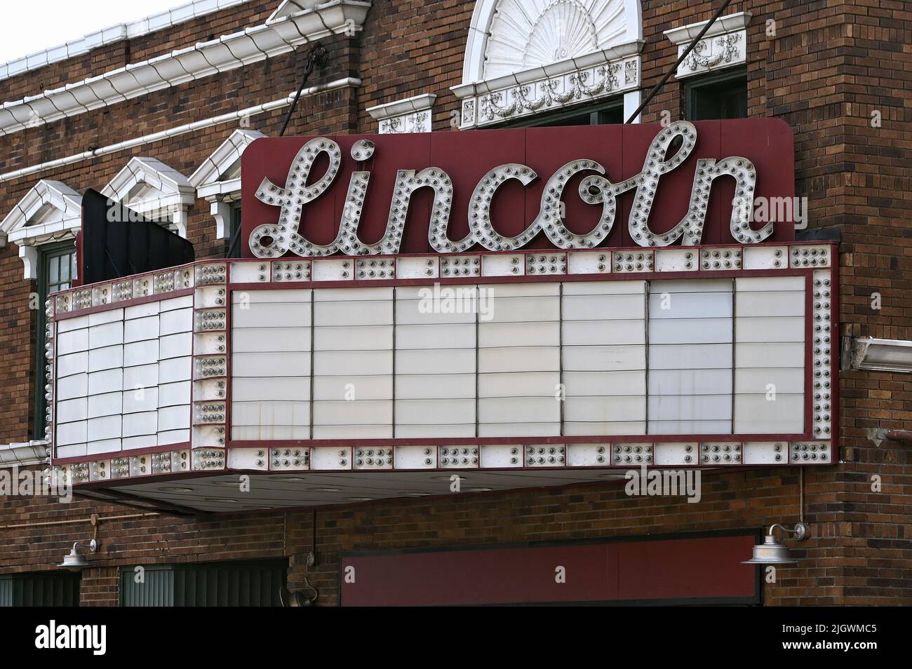 Segnapunti di un vecchio cinema nel centro storico di Lincoln, Illinois, Stati Uniti d'America Foto Stock
