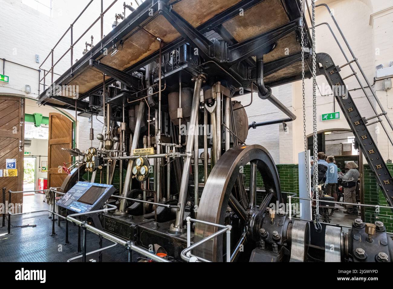 Motore a vapore Hathorn Davey presso Twyford Waterworks, una stazione di pompaggio e depurazione dell'acqua edoardiana nell'Hampshire, Inghilterra, Regno Unito. Attrazione turistica Foto Stock