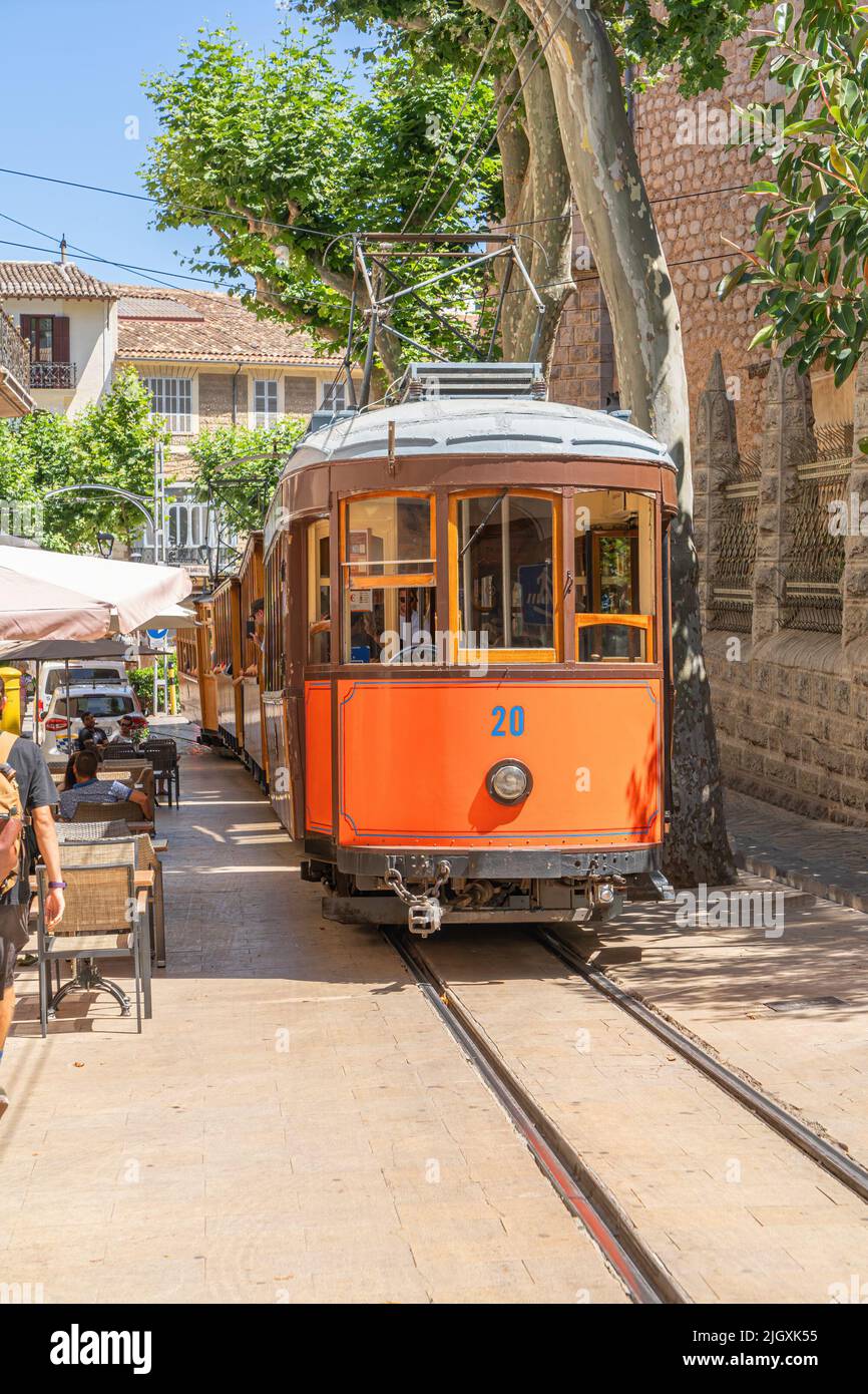 Da Port Soller a Soller tram che corre tra le due città dell'isola di Maiorca Foto Stock