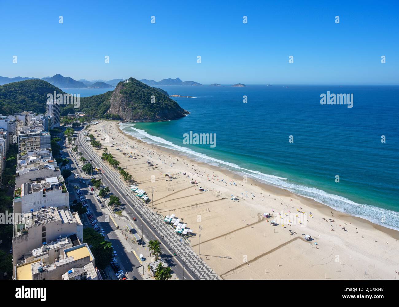 Copacabana Beach dal tetto dell'Hilton Hotel, Copacabana, Rio de Janeiro, Brasile Foto Stock