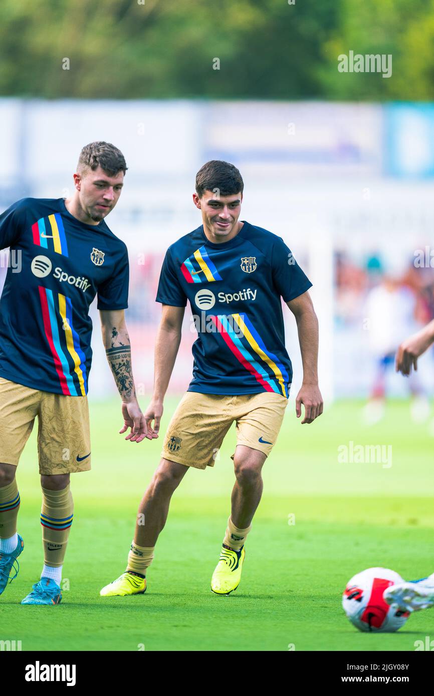 Olot, Spagna, 13, luglio 2022, Pedri (8) durante la partita amichevole tra Olot e FC Barcellona. Credit: JG/Alamy Live News Foto Stock