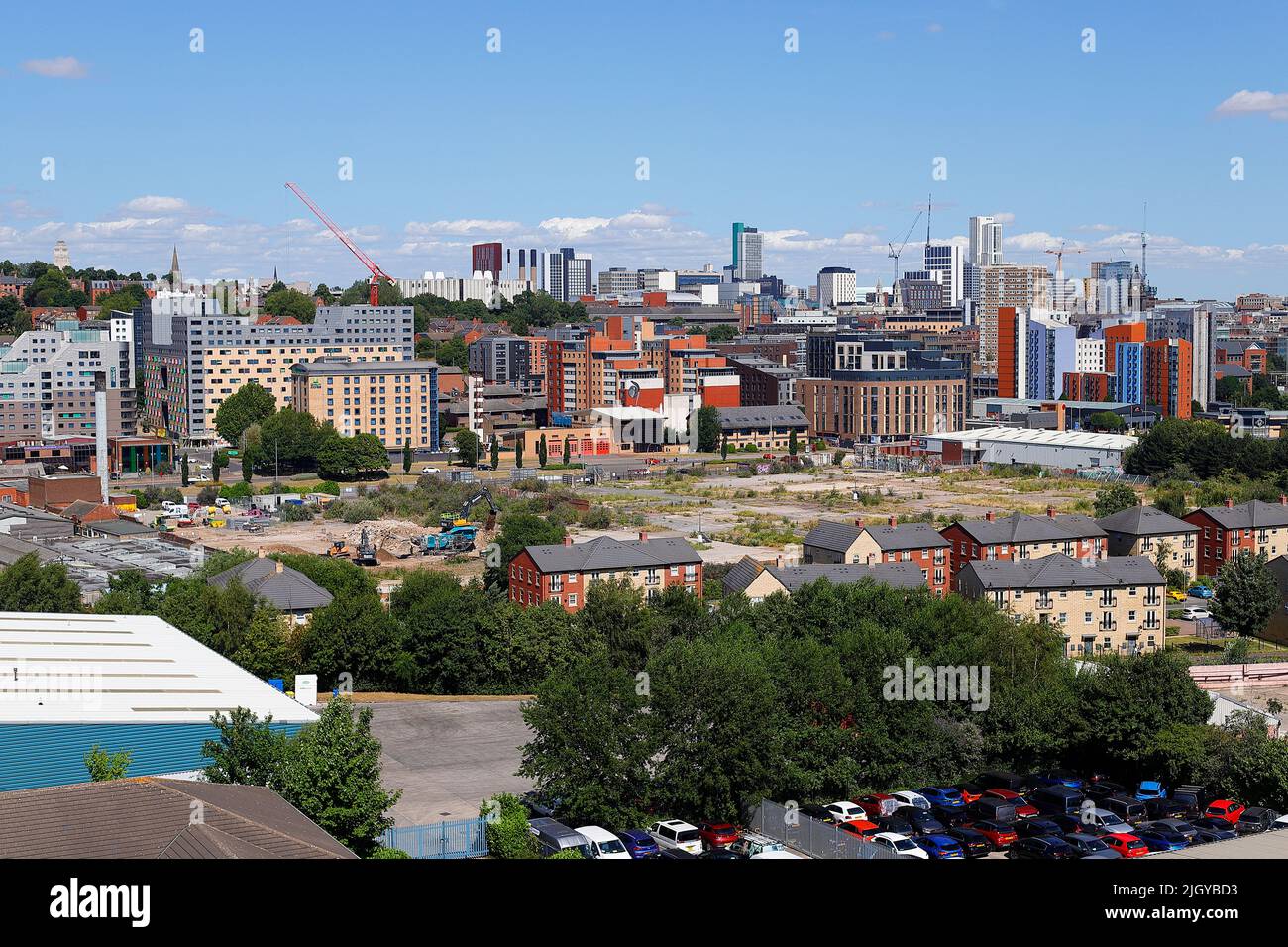 Una vista del centro di Leeds da un braccio di sollevamento a Armley Foto Stock