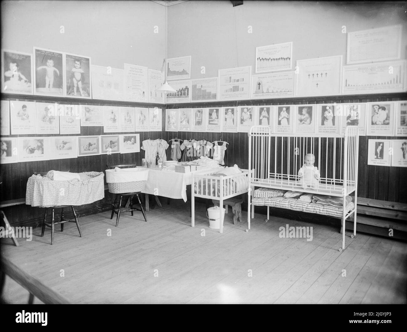 Scuola per l'educazione all'infanzia, parrocchia di Hökhuvuds, Uppland. Scuola per l'educazione all'infanzia, parrocchia di Hökhuvuds, Uppland Foto Stock