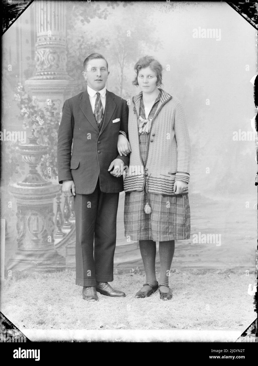 Uomo e donna, Östhammar, Uppland. Evento storico, nome legato a Objek: Eriksson, Lilly Foto Stock