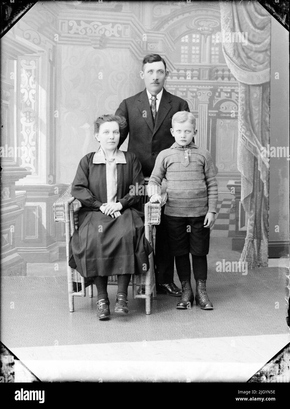 Donna, maschio e Bambini, Östhammar, Uppland. Evento storico, nome legato a Objek: Mattsson, Richard Foto Stock