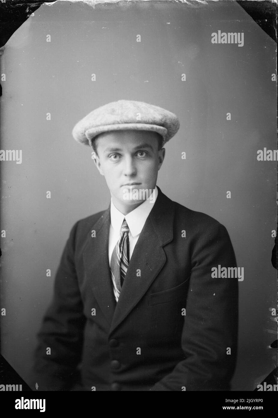 Uomo con cappuccio protettivo, Östhammar, Uppland. Evento storico, nome legato a Objek: Solberg, Efraim Foto Stock