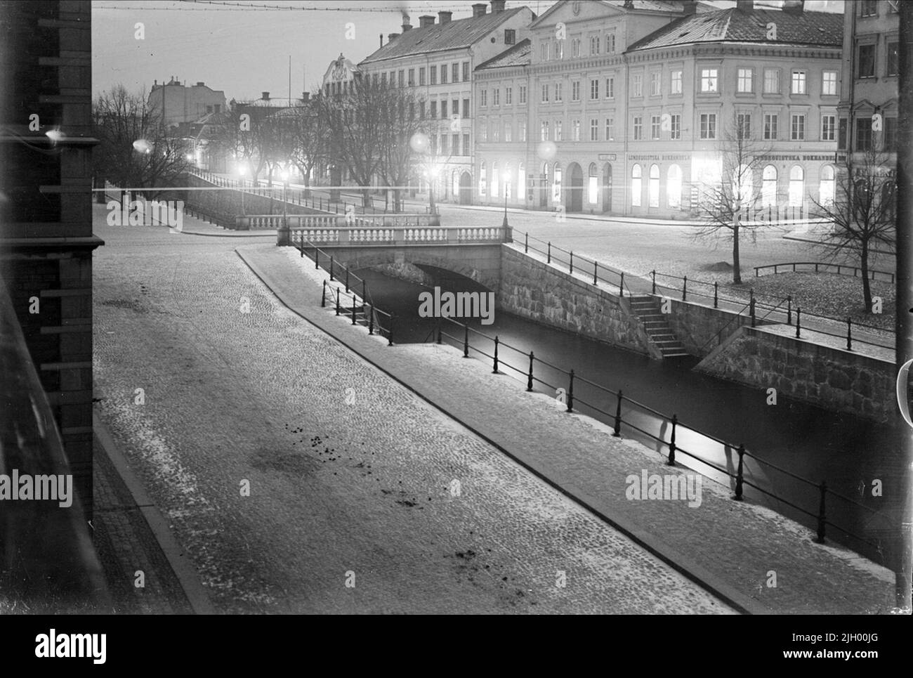 Fyrisån, Nybron ed edifici lungo Östra Ågatan, Uppsala. Fyrisån, Nybron ed edifici lungo Östra Ågatan, Uppsala Foto Stock