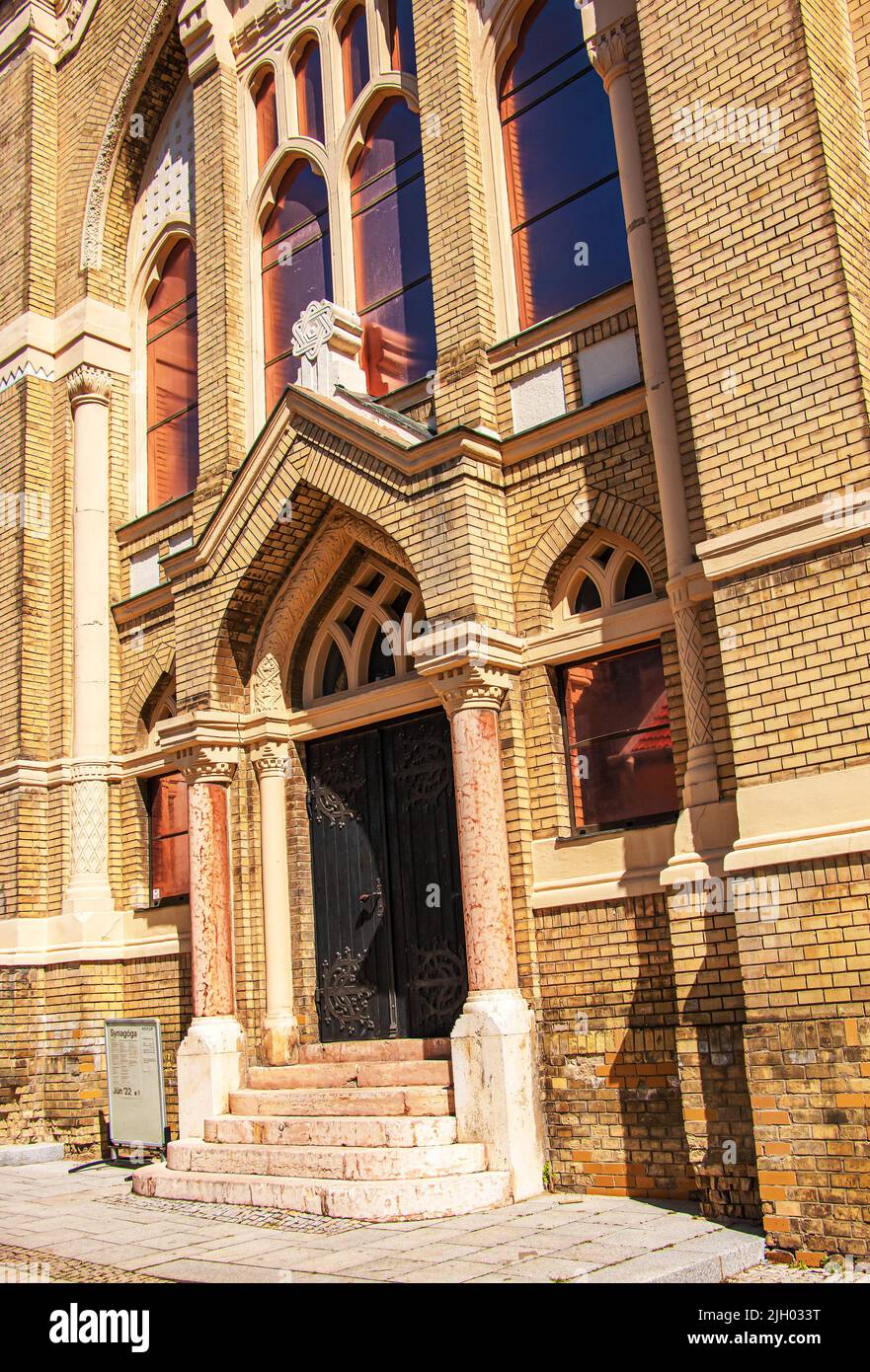 L'edificio della sinagoga a Nitra, repubblica slovacca, Europa centrale. La sinagoga fu costruita nel 1908-1911 per la comunità ebrea Neolog. Foto Stock