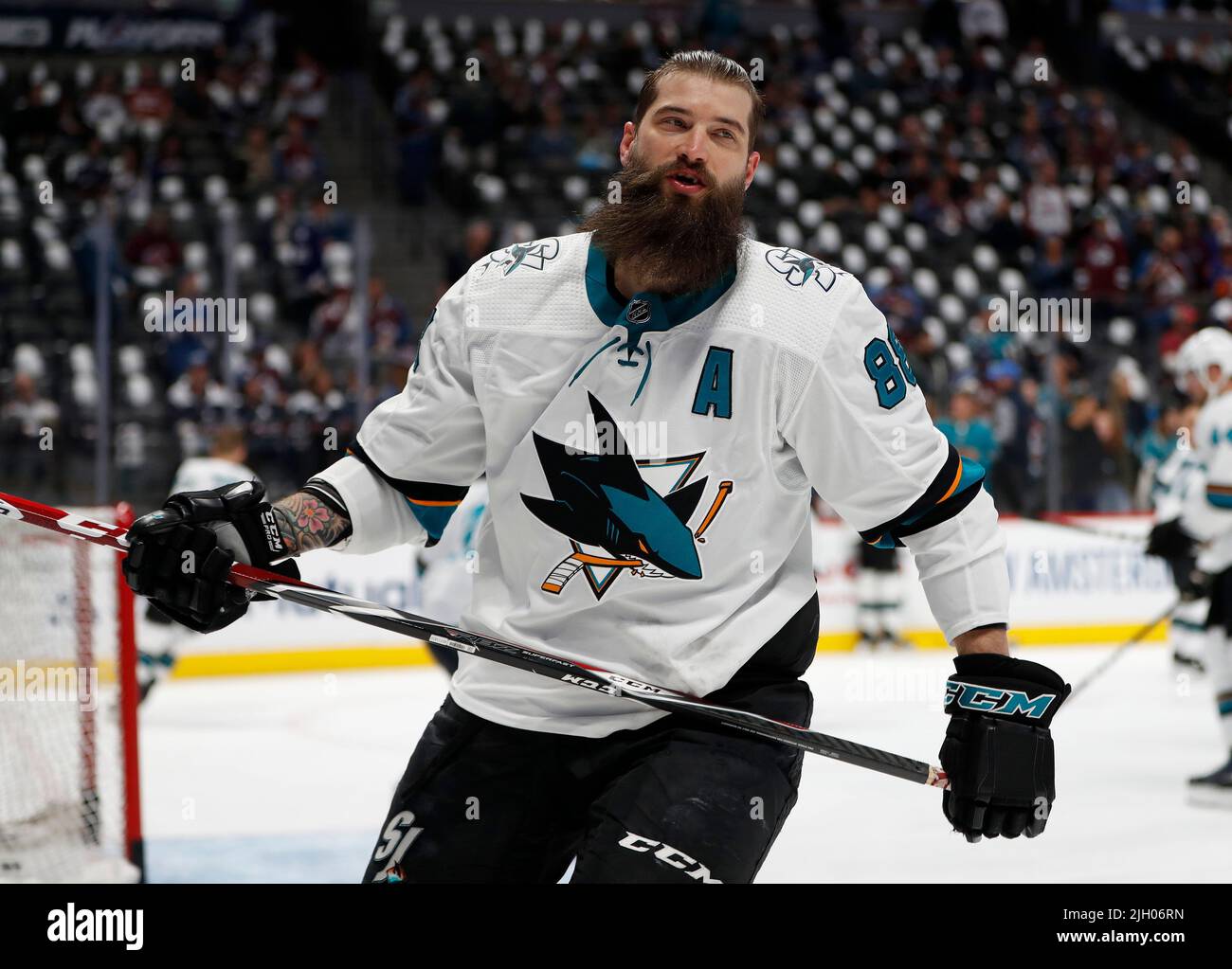 Denver, Stati Uniti. 06th maggio 2019. San Jose Sharks' Brent Burns (88) pattina sul ghiaccio durante i warm-up prima della partita 6 di una serie di playoff di hockey NHL al secondo turno contro la Colorado Avalanche al Pepsi Center di Denver, lunedì 6 maggio 2019. (Foto di Nhat V. Meyer/Bay Area News Group/TNS/Sipa USA) Credit: Sipa USA/Alamy Live News Foto Stock