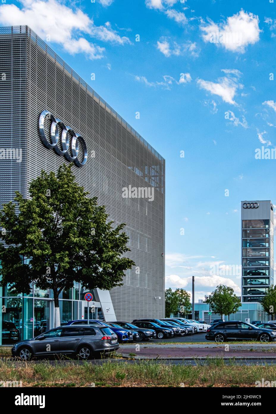 Audi High-rise Parking Garage IAT Audi Zentrum ad Adlershof, Treptow-Köpenick, Berlino Foto Stock