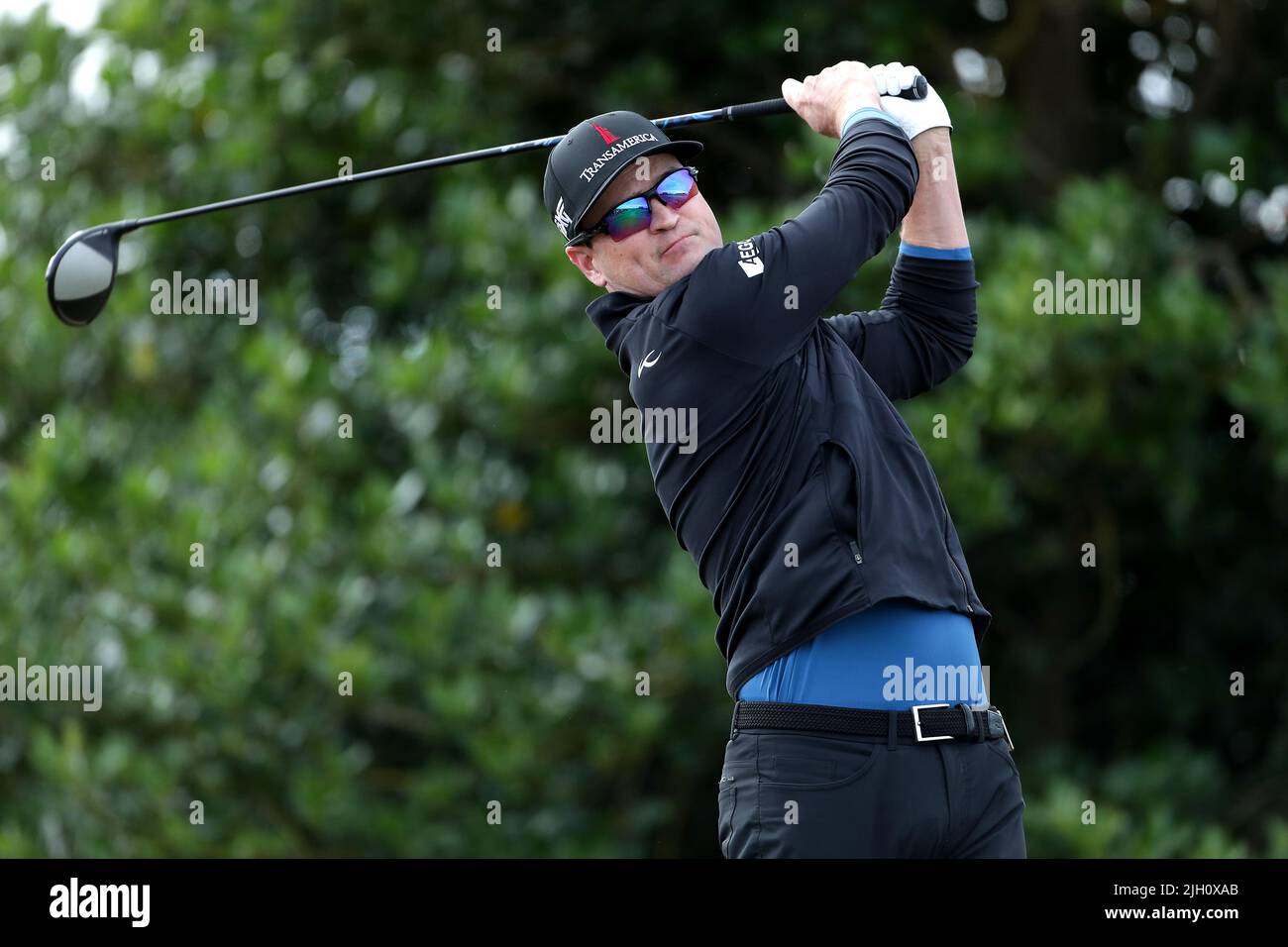 USA's Zach Johnson tee off the 3rd durante il giorno uno degli Open al Old Course, St Andrews. Data foto: Giovedì 14 luglio 2022. Foto Stock