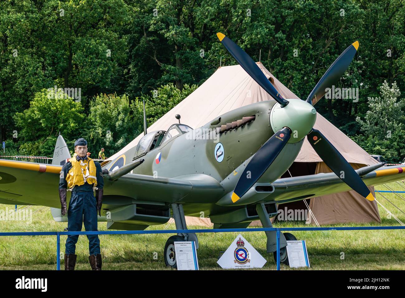 Breclav, Repubblica Ceca - 02 luglio 2022 giorno dell'aviazione. Supermarine Spitfire club Spitfire Repubblica Ceca. Velivolo modello 312 Squadron RAF Foto Stock