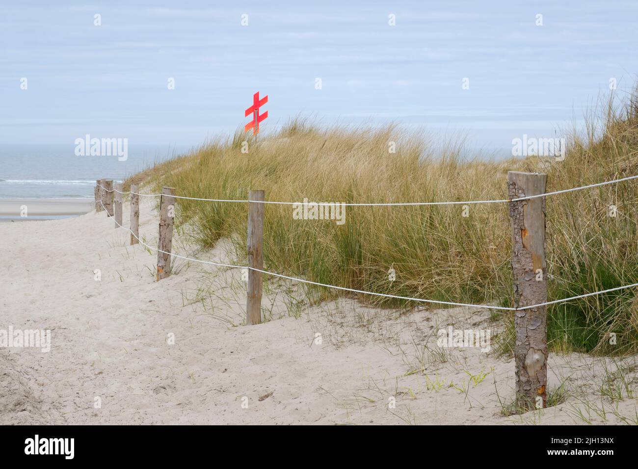 Paesaggio delle dune sulla costa settentrionale del mare, Juist, Isola Frisone Orientale Foto Stock Paesaggio delle dune sulla costa settentrionale del mare, Juist, Isola Frisone Orientale Foto Stock