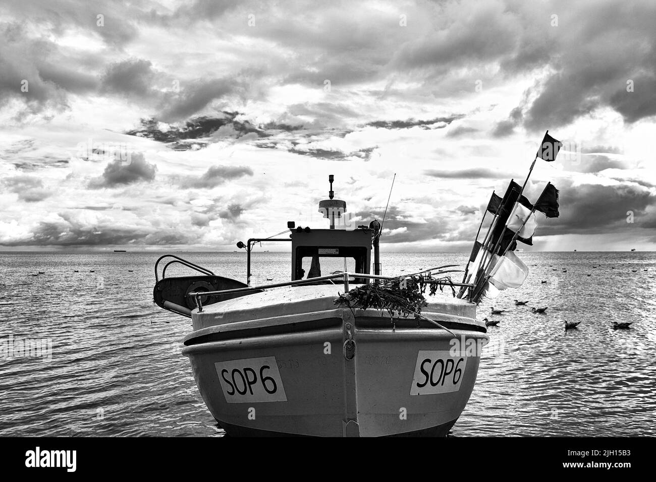 Barca da pesca sulla spiaggia, Sopot, Polonia, Golfo di Danzica, Mar Baltico, Europa. Foto Stock