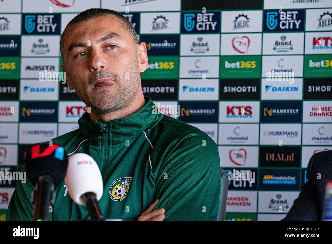 SITTARD, PAESI BASSI - LUGLIO 14: Burak Yilmaz di Fortuna Sittard durante la presentazione di Burak Yilmaz a Fortuna Sittard Stadion il 14 Luglio 2022 a Sittard, Paesi Bassi (Foto di Jeroen Meuwsen/Orange Pictures) Foto Stock