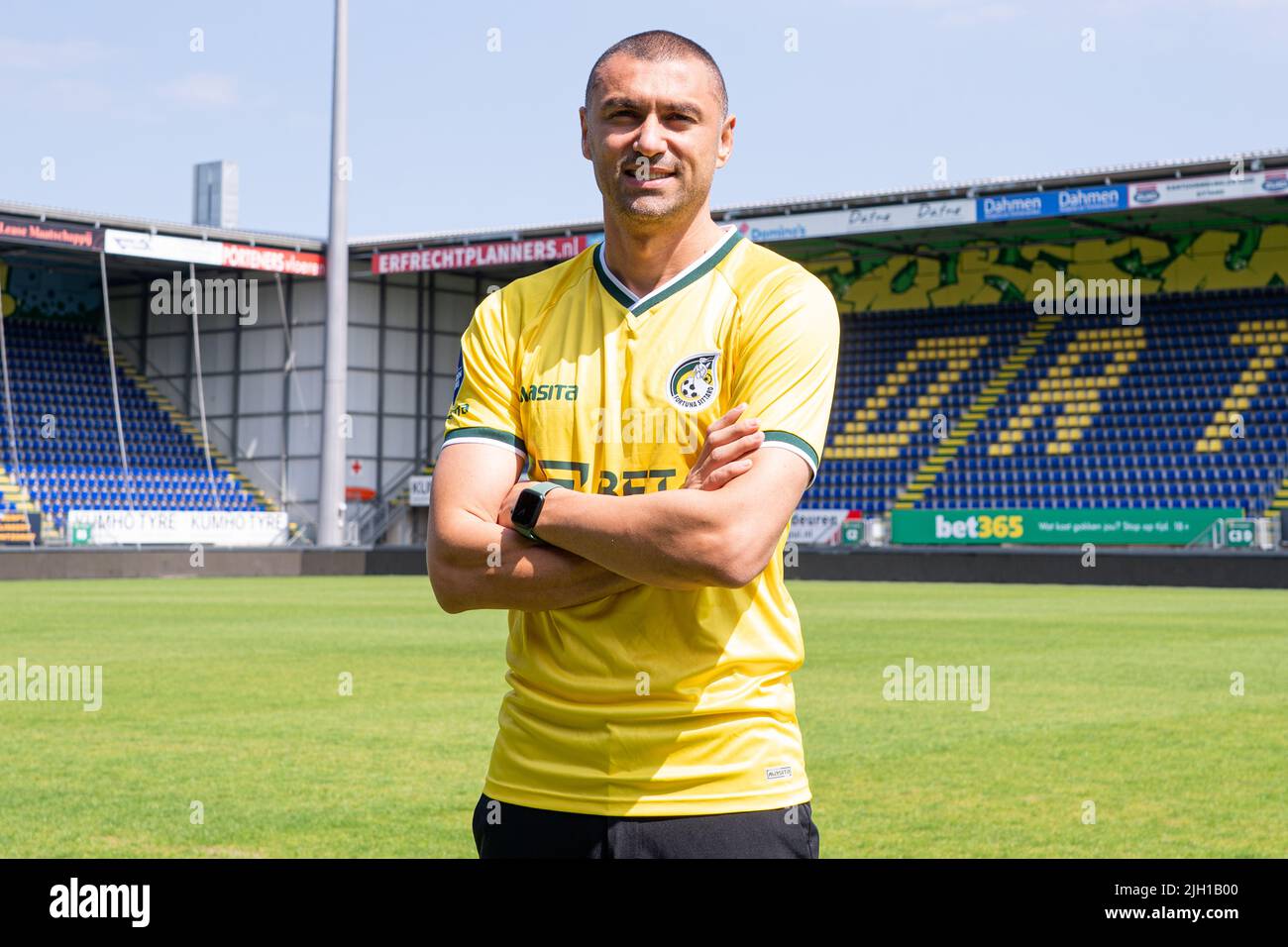 SITTARD, PAESI BASSI - LUGLIO 14: Burak Yilmaz di Fortuna Sittard durante la presentazione di Burak Yilmaz a Fortuna Sittard Stadion il 14 Luglio 2022 a Sittard, Paesi Bassi (Foto di Jeroen Meuwsen/Orange Pictures) Foto Stock