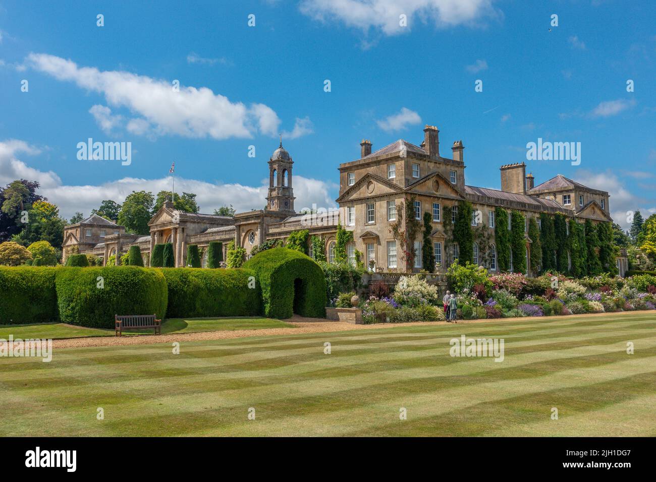 Bowood House, formal.Gardens, Lawn, Wiltshire, Regno Unito Foto Stock