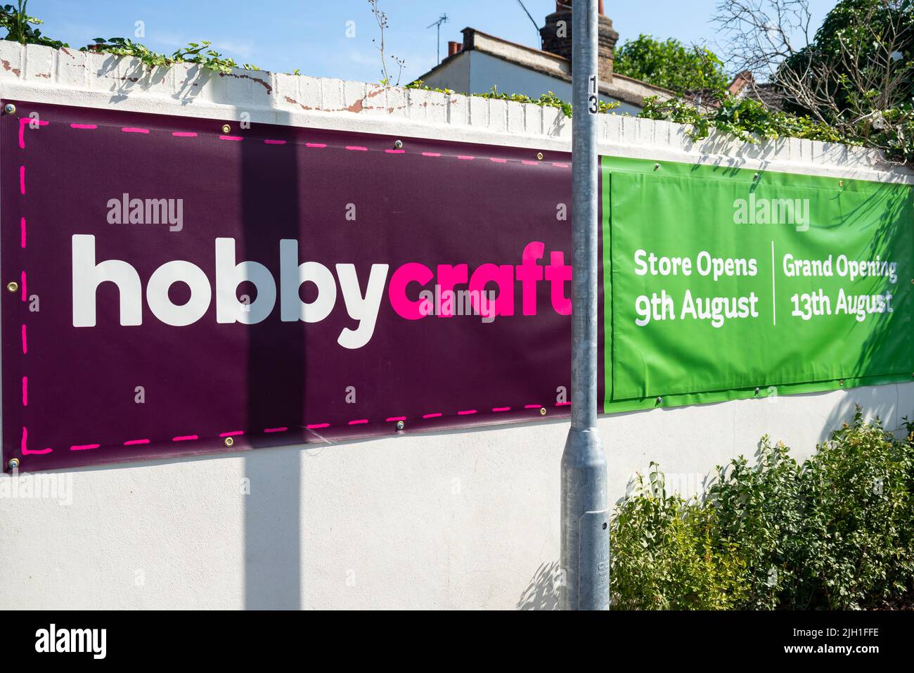 Il nuovo negozio Hobbycraft aprirà nell'agosto 2022 a Southend on Sea, Essex, Regno Unito. Espansione della catena britannica di negozi di hoppy. Banner pubblicitario Foto Stock