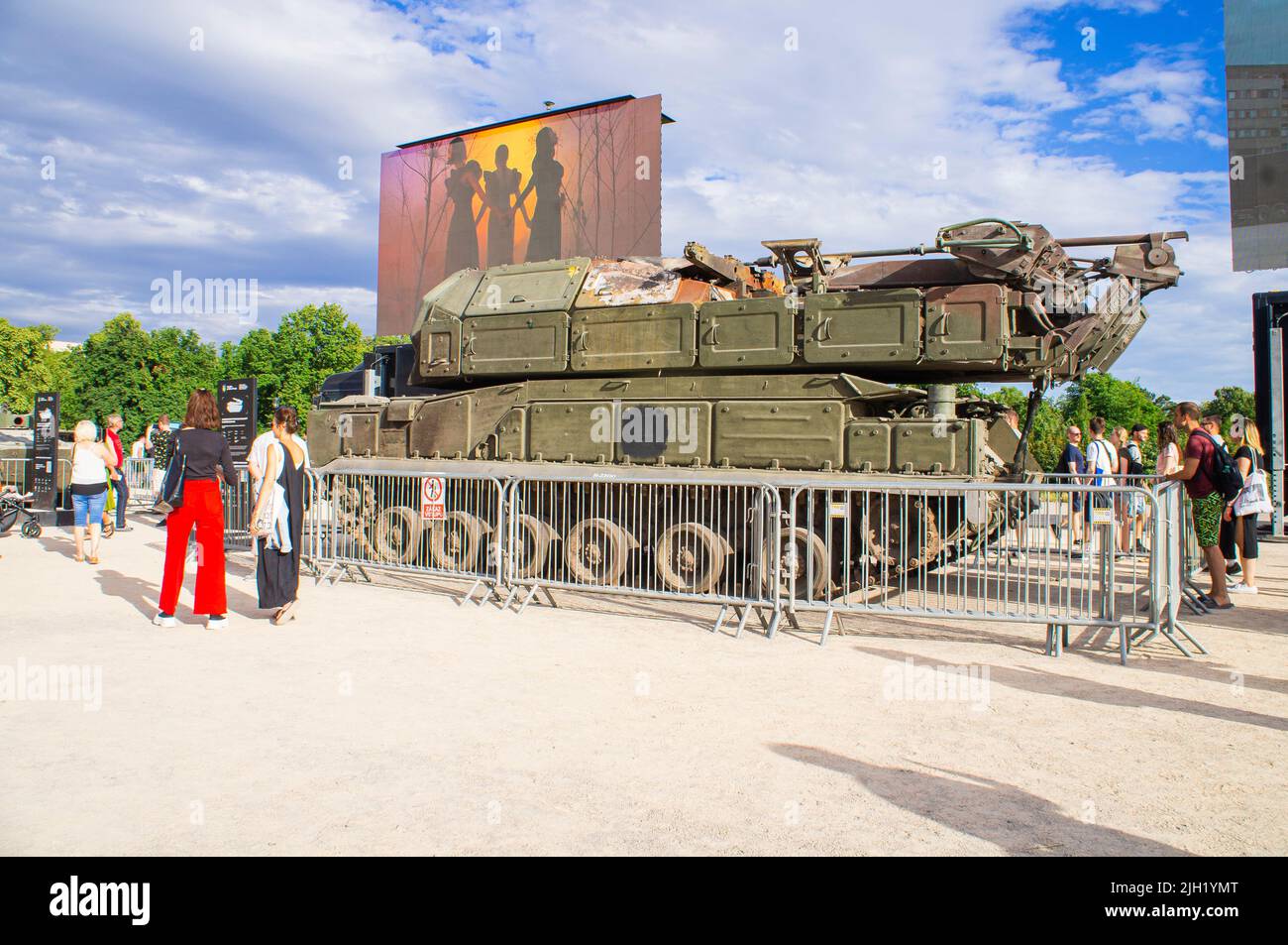 9K114 sistema missilistico Shturm Anti-Tank, mortaio semovente 2S34 Khosta, sistema missilistico BUK M2 (foto), serbatoio da battaglia T-90A, Mort semovente 2S19-S. Foto Stock