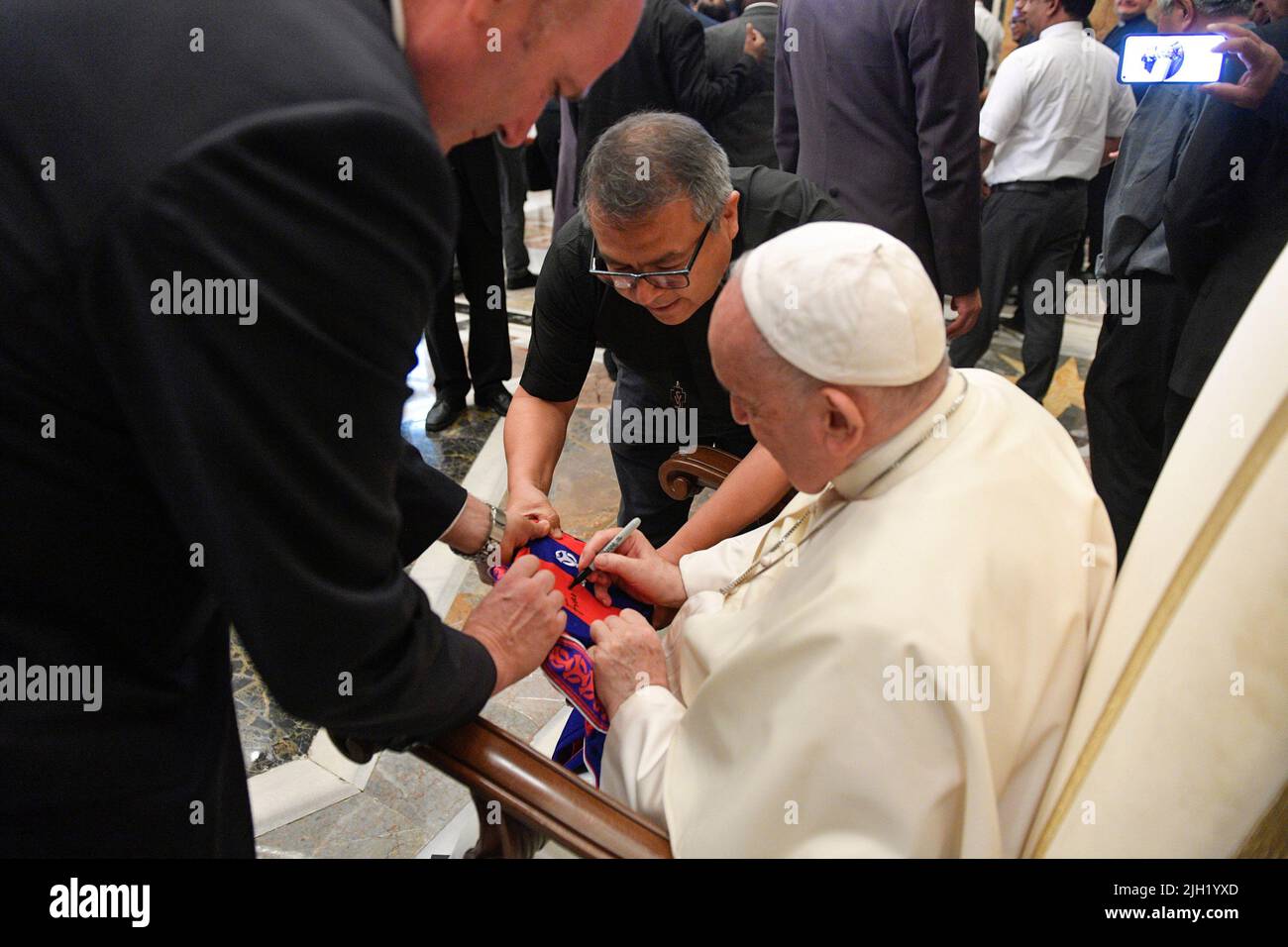 Vaticano. 14th luglio 2022. Italia, Roma, Vaticano, 2020/07/14. Papa Francesco riceve in udienza i partecipanti ai capitoli generali dell'Ordine Basiliano di San Josafat, l'Ordine della Madre di Dio e la Congregazione della Missione Vaticana Fotografia di Vatican Mediia/Catholic Press Foto LIMITATA ALL'USO EDITORIALE - NO MARKETING - NO CAMPAGNE PUBBLICITARIE. Credit: Independent Photo Agency/Alamy Live News Foto Stock