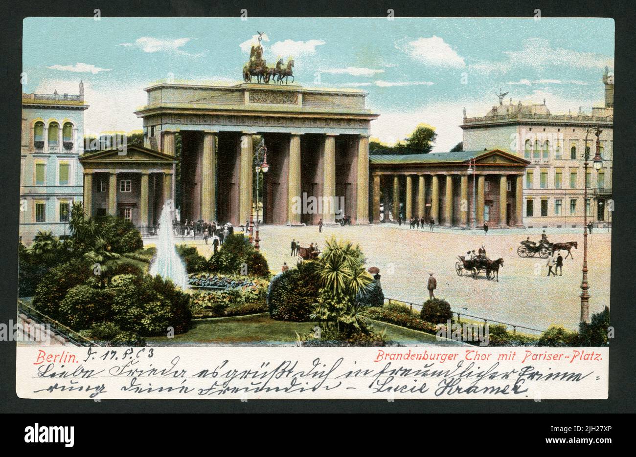 Europa, Deutschland, Berlino, Berlin Mitte, Brandenburger Tor, Originaltext : ' Brandenburger Thor mit Pariser Platz ', Postkarte, verschickt am 17. 08. 1903, Verlag unbekannt. / Europa, Germania, Berlino, porta di Brandeburgo , cartolina, inviato 17. 08. 1903, casa editrice sconosciuta . Foto Stock