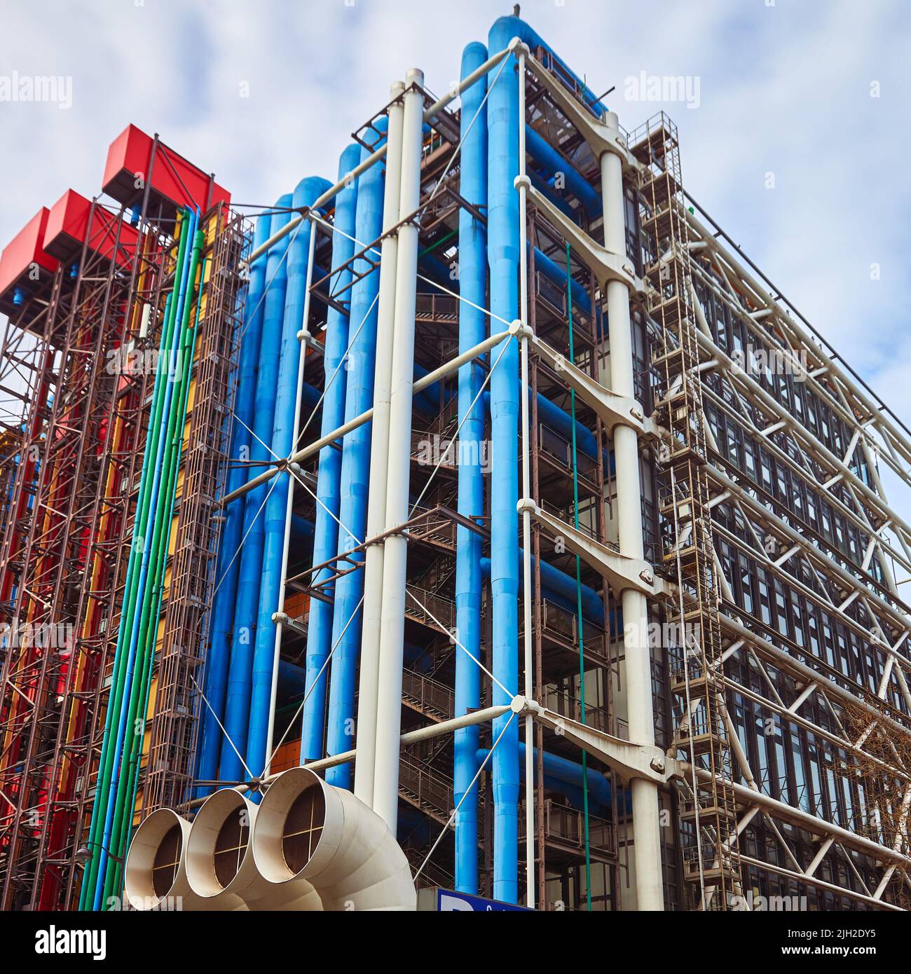 PARIGI, FRANCIA - 7 APRILE 2018: Centro Nazionale d'Arte e Cultura Georges Pompidou, in discorso comune Centre Georges Pompidou, Centre Pompidou o Beaub Foto Stock