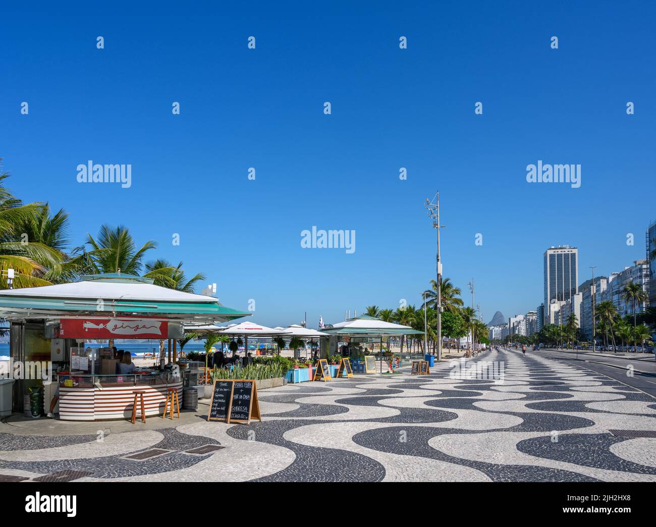 Lungomare, Avenida Atlantica, Copacabana Beach, Copacabana, Rio de Janeiro, Brasile Foto Stock