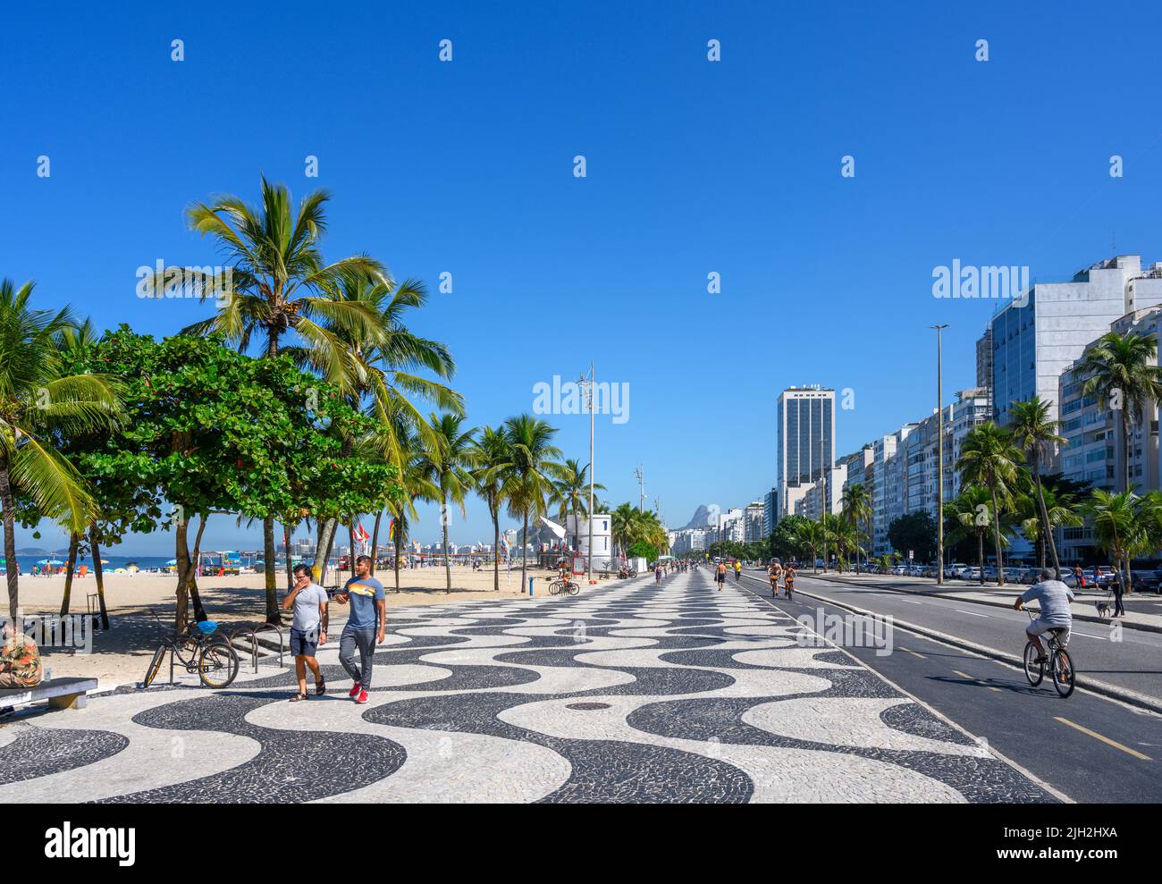 Lungomare, Avenida Atlantica, Copacabana Beach, Copacabana, Rio de Janeiro, Brasile Foto Stock