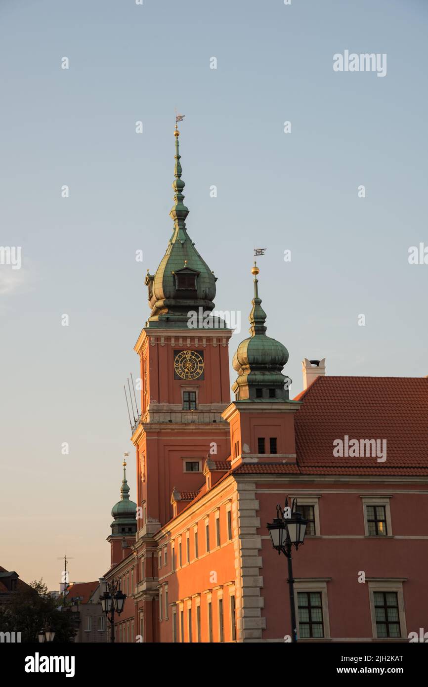 Bellissimo edificio rosso in piazza Castello, Varsavia, Polonia Foto Stock