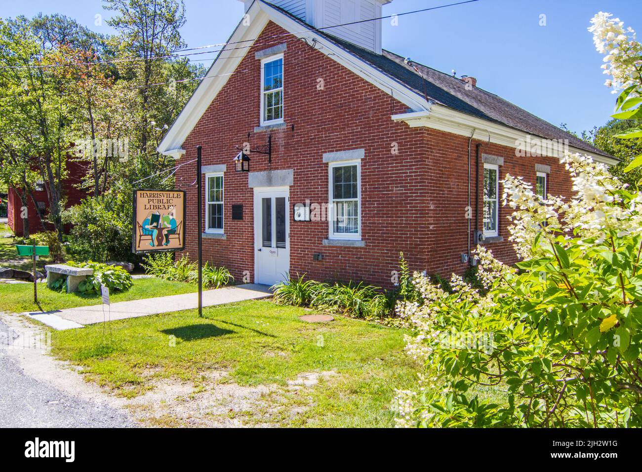 La biblioteca pubblica di Harrisville sul comune Foto Stock