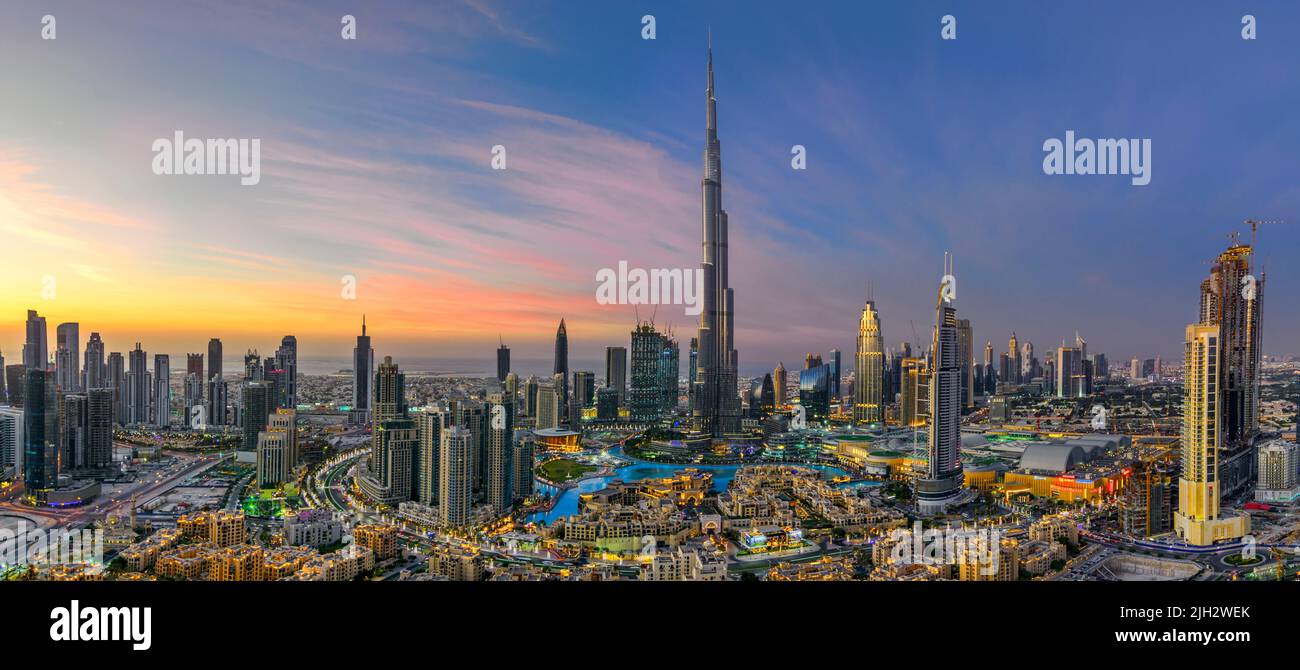 Panoramica vista aerea dello skyline di Dubai, Emirati Arabi Uniti Foto Stock