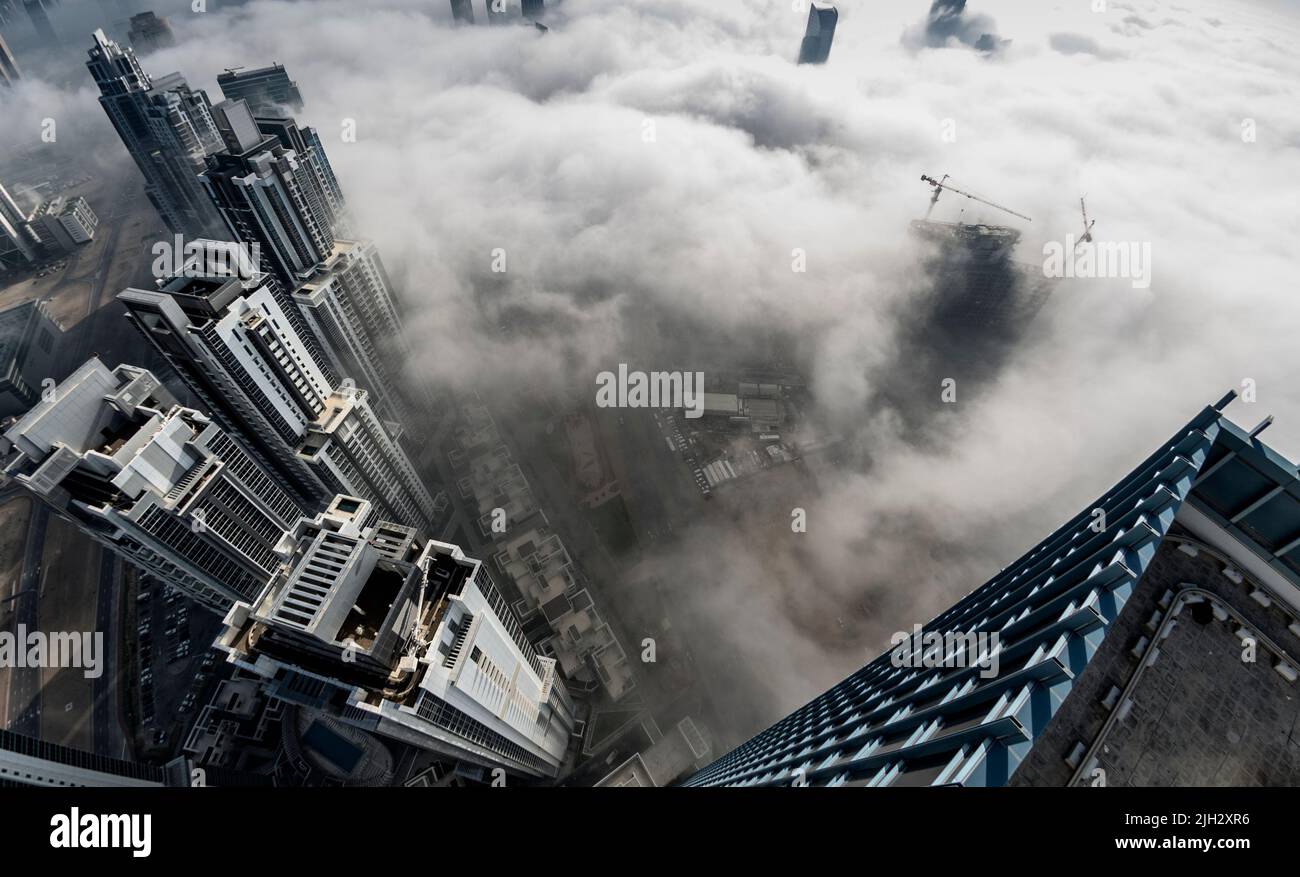 Centro di Dubai in una nebbia mattutina, Emirati Arabi Uniti Foto Stock