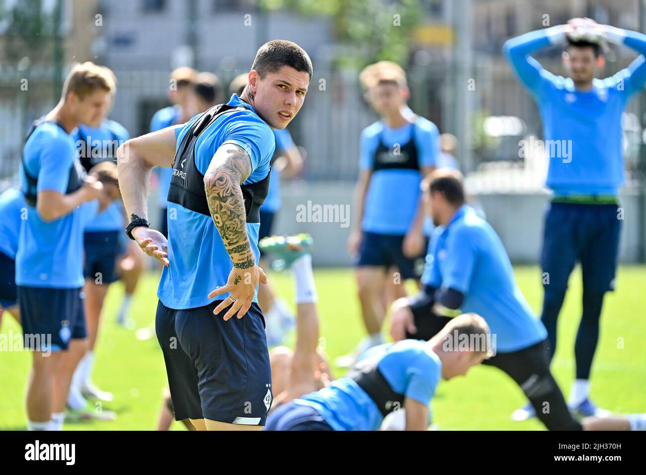 Bruxelles, Belgio. 14th luglio 2022. Denys Popov di Kyiv ha ritratto durante una sessione di allenamento del club calcistico ucraino FC Dynamo Kyiv, giovedì 14 luglio 2022 presso il 'Petit Heyzel'/ 'Kleine Heizel', a Bruxelles. La città di Bruxelles mette a disposizione della squadra di calcio lo stadio Kleine Heysel, in modo che possa allenarsi prima di giocare la loro amichevole partita contro Anversa venerdì 15 luglio. Si trovano a Bruxelles come parte del loro tour internazionale "Stop the War - Pregate for Peace". Credit: Belga News Agency/Alamy Live News Foto Stock