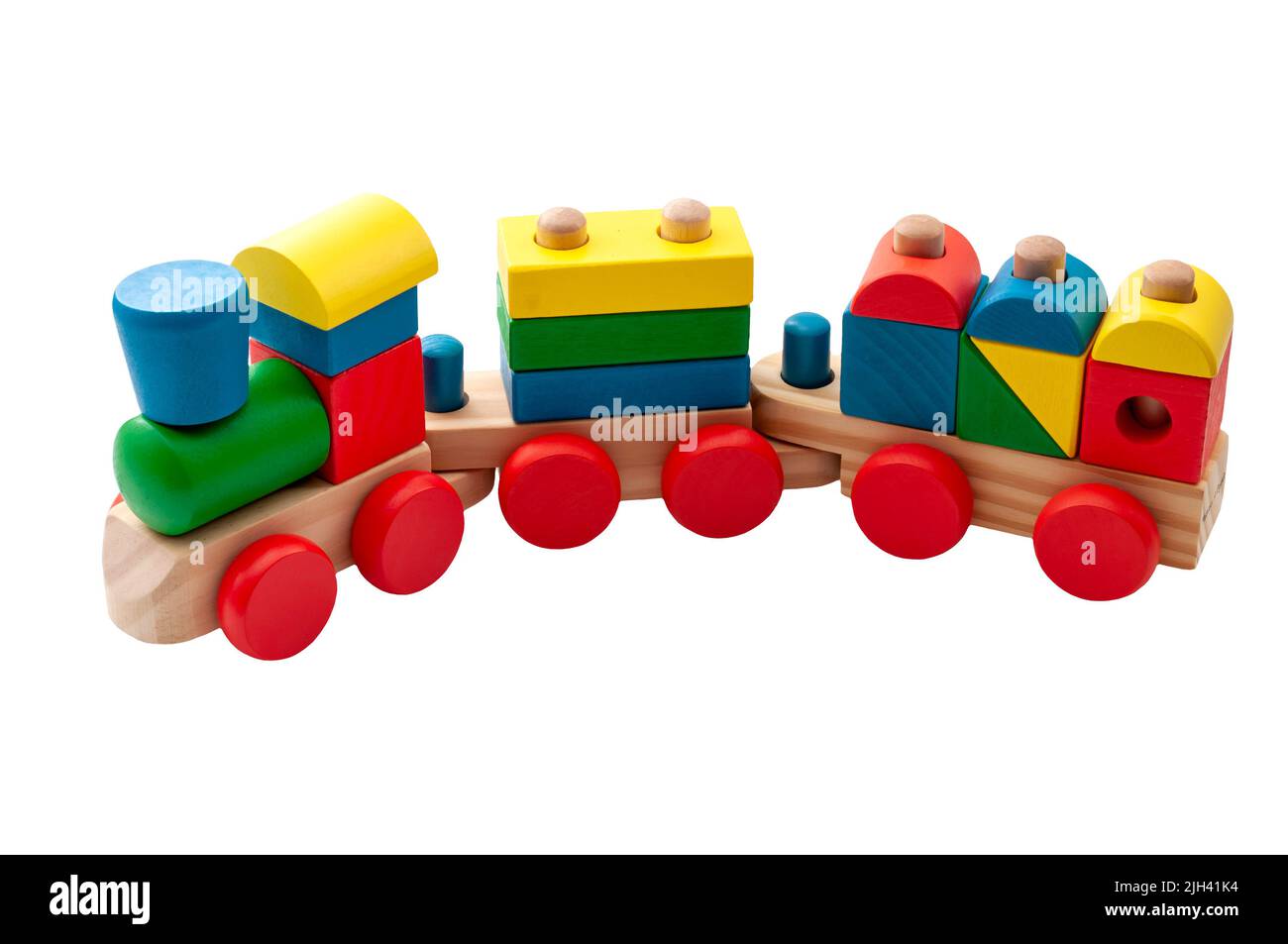 Modello di treno giocattolo vintage realizzato in blocchi di varie forme isolati su sfondo bianco con un concetto di ritaglio percorso per lo sviluppo infantile, mini Foto Stock