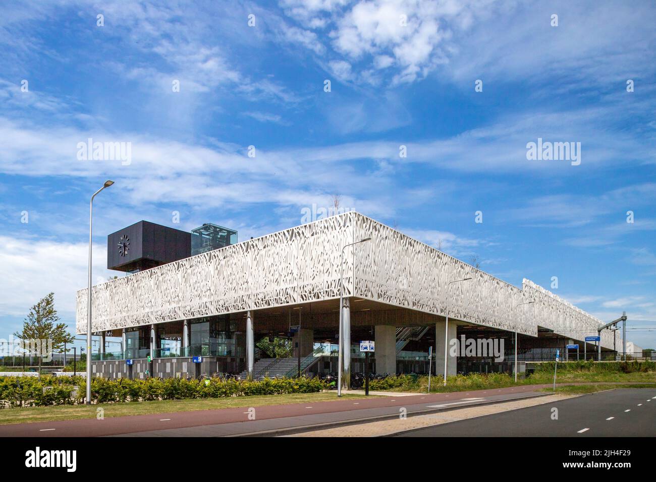 La stazione ferroviaria e degli autobus di Tha Lansingerland Zoetermeer, Zoetermeer, Paesi Bassi. Foto Stock