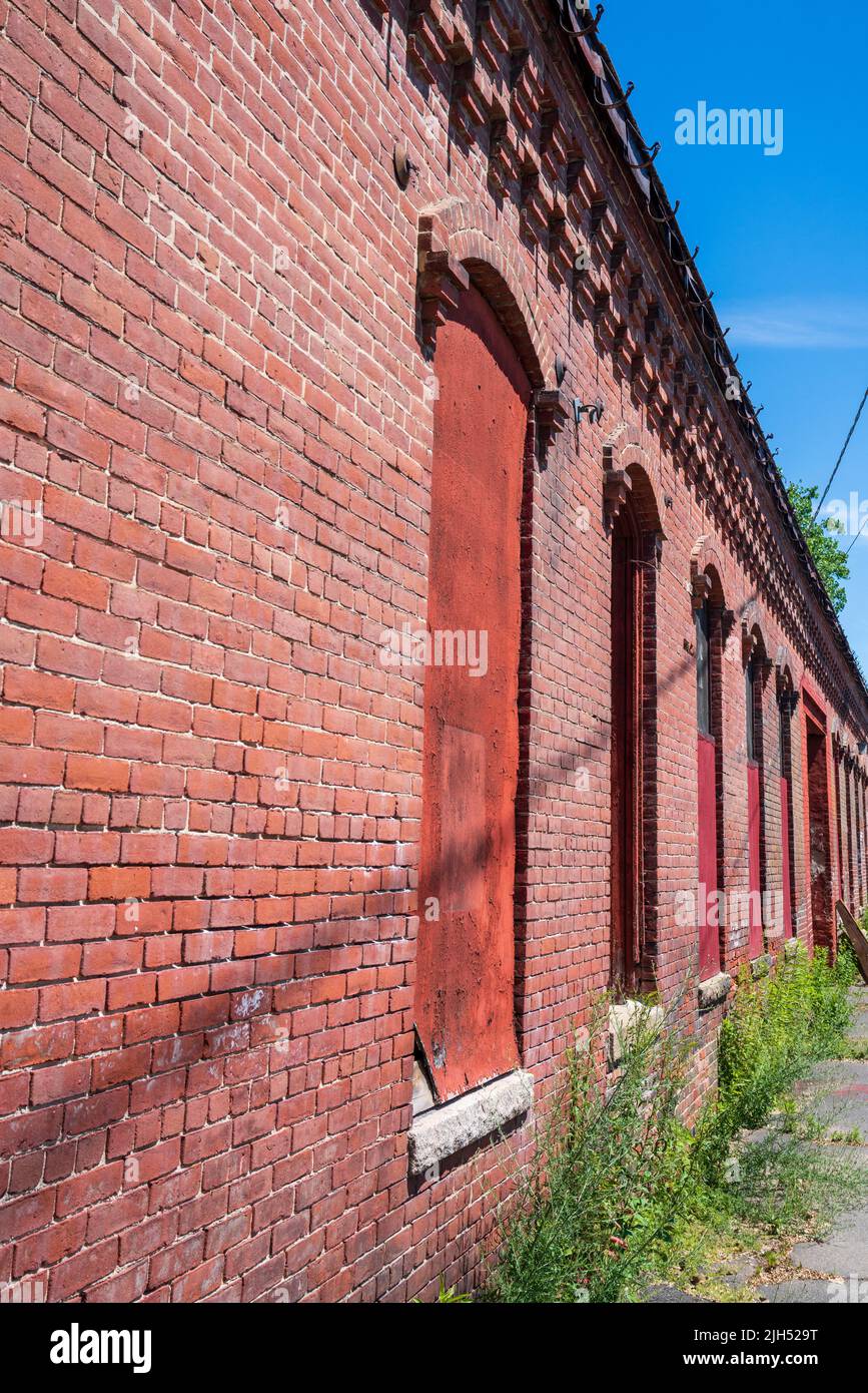 Vecchia fabbrica di mattoni nel New England Foto Stock