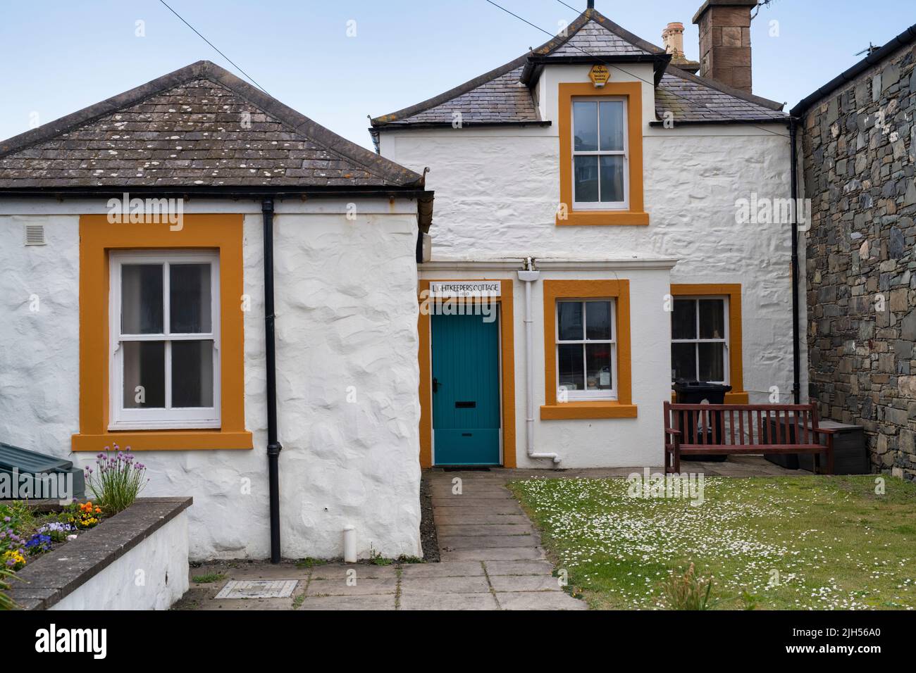 Portpatrick lightkeepers cottage in estate. Wigtownshire, Dumfries e Galloway, Scozia. Foto Stock