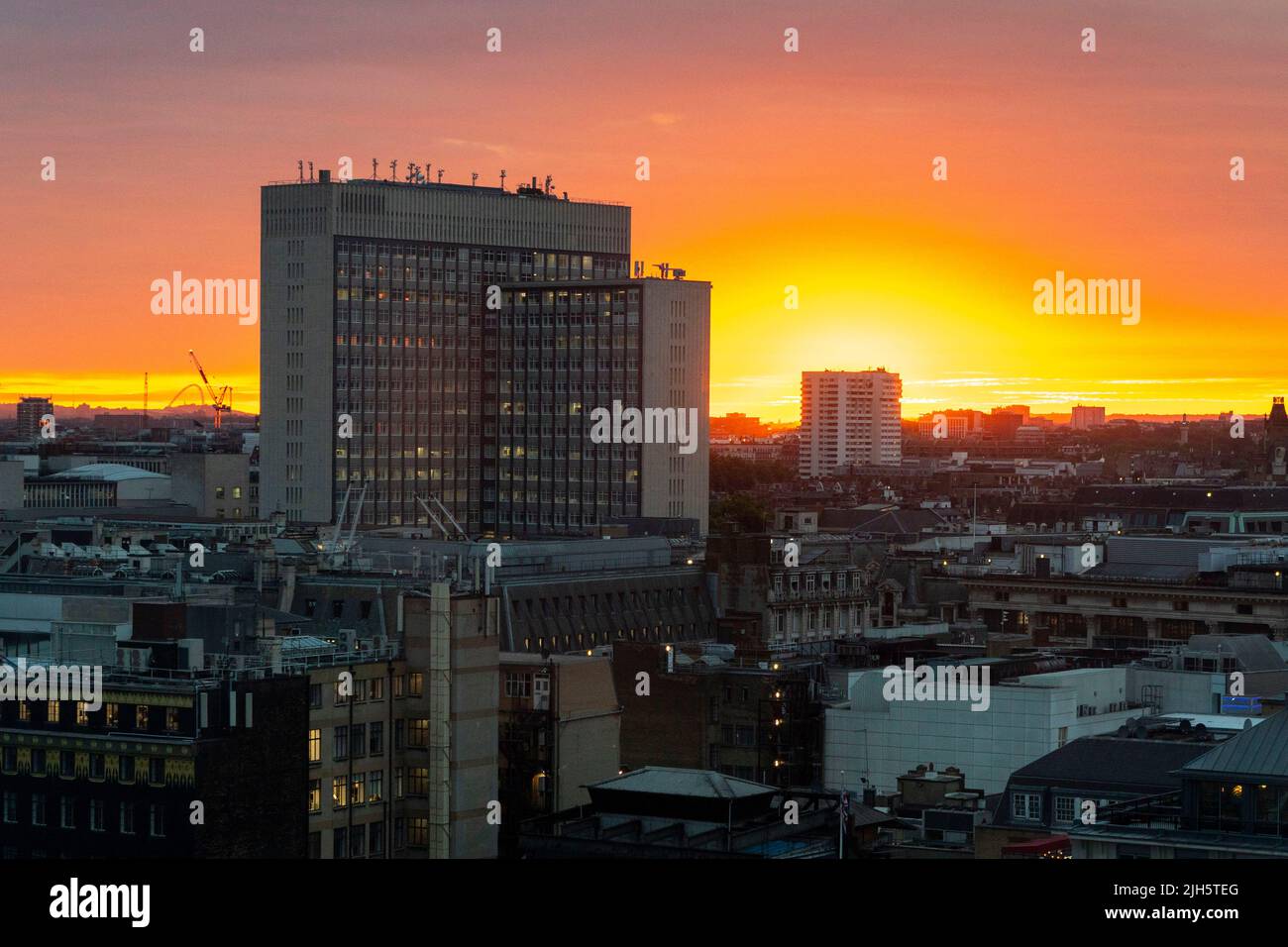 Vista generale di un tramonto sul centro di Londra. Immagine scattata il 12th luglio 2022. © Belinda Jiao jiao.bilin@gmail.com 07598931257 https://www.belindajia Foto Stock