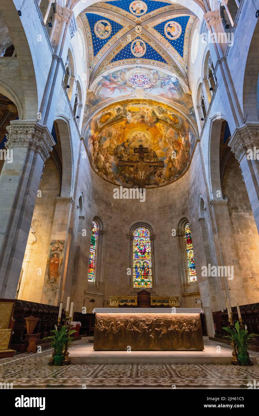 Duomo San Martino. Cattedrale di San Martino. Altare e abside. Lucca, Provincia di Lucca, Toscana, Italia. La cattedrale della città risale al 9th secolo Foto Stock