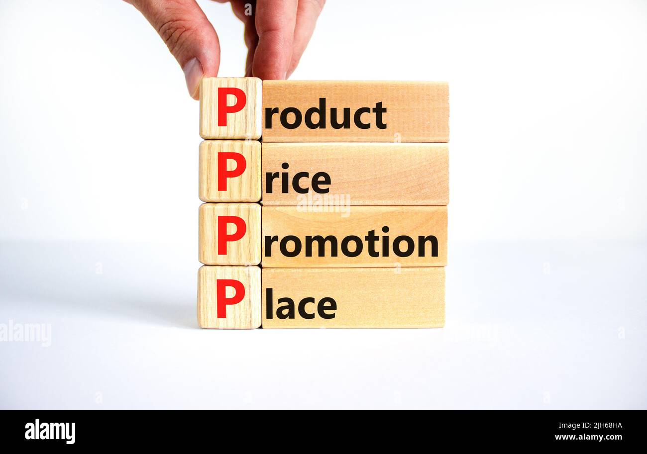 Simbolo del luogo di promozione del prezzo di processo PPPP. Concetto parole PPPP processo prezzo promozione luogo su blocchi su sfondo bianco bello. Business e PPPP Foto Stock