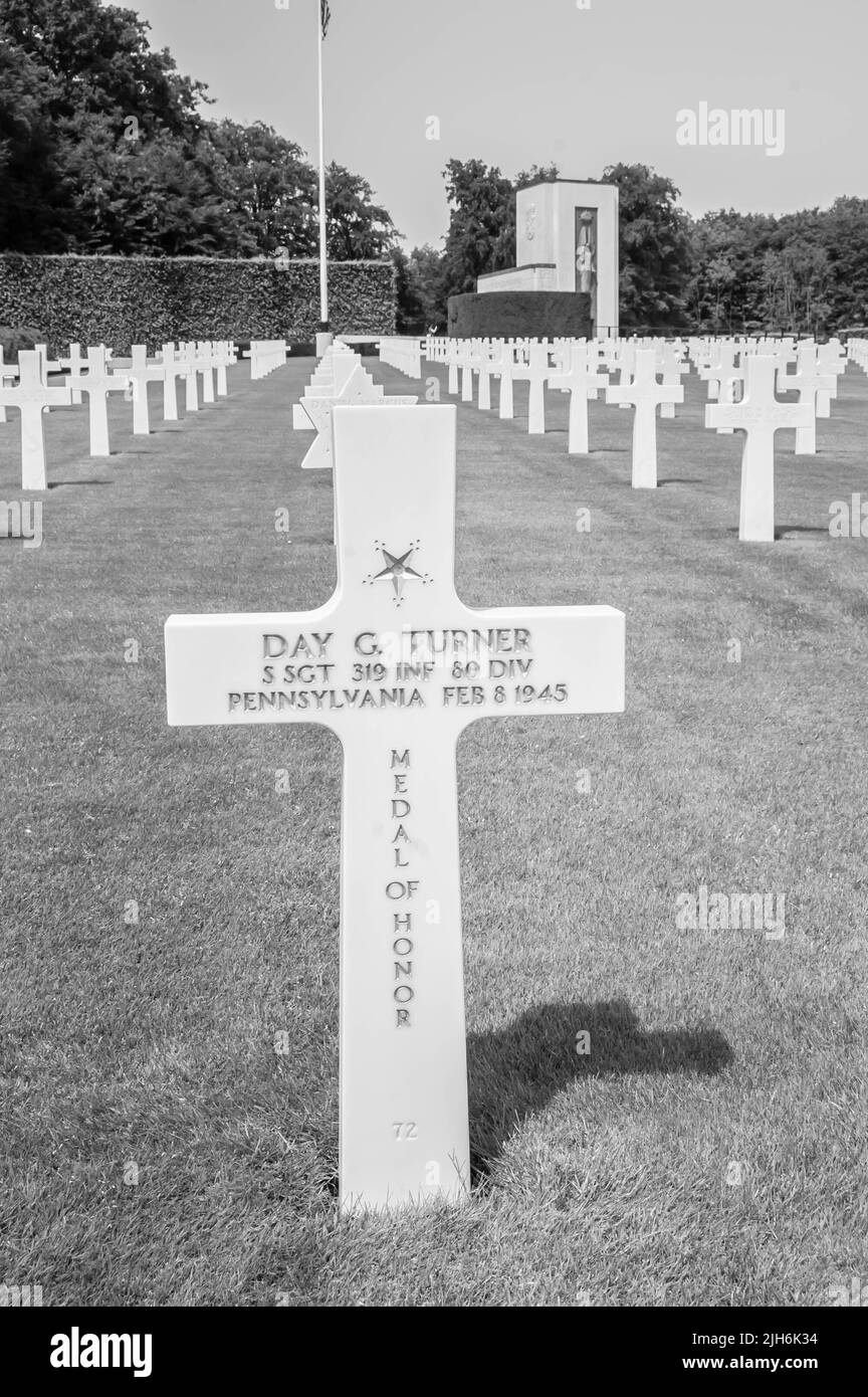 LUSSEMBURGO - 18 giugno 2022: Lapide presso il cimitero e memoriale americano di Lussemburgo, in Europa Foto Stock