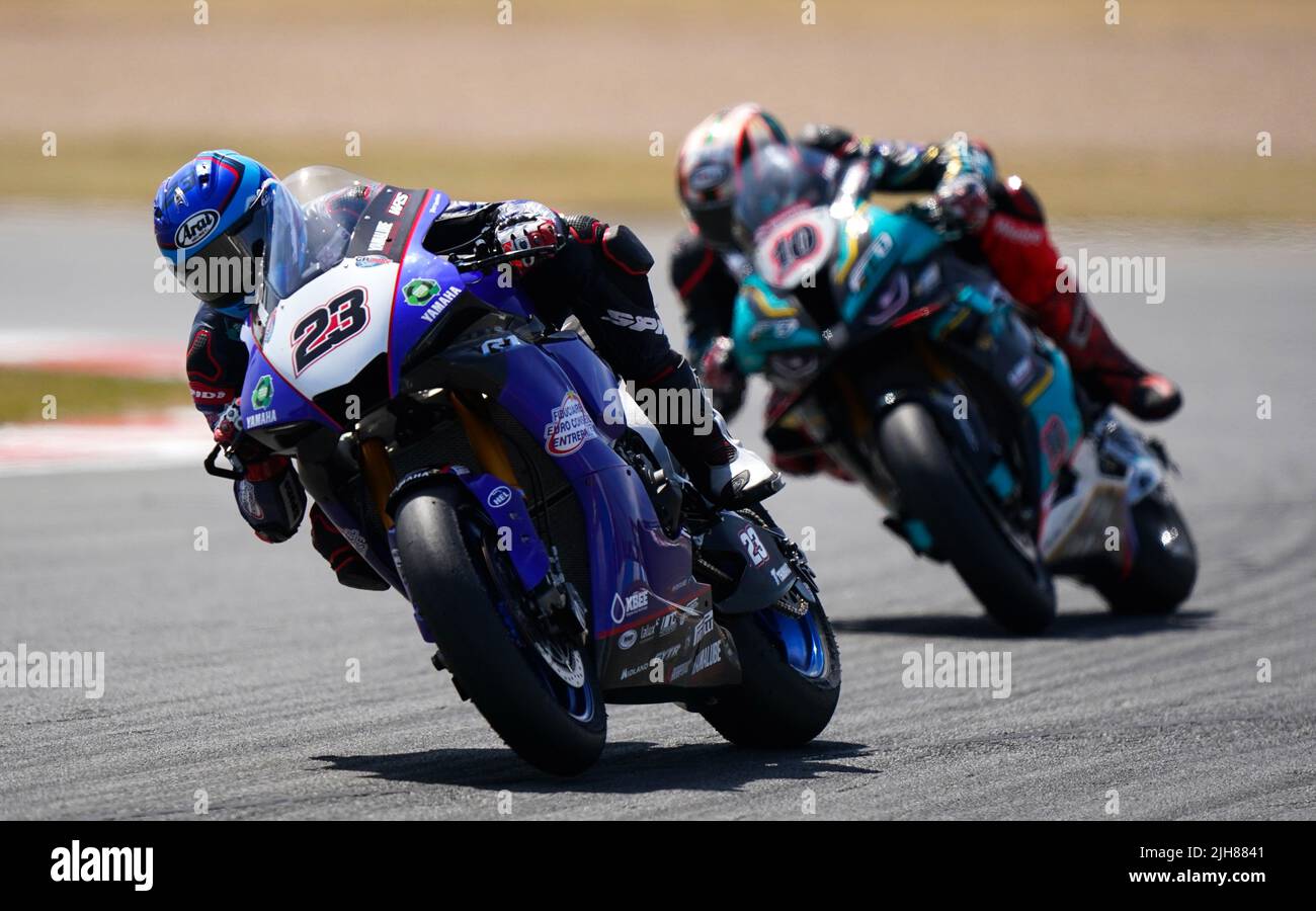 Christophe Ponsson di Gil Motor Sport-Yamaha durante il secondo giorno del MOTUL FIM Superbike World Championship 2022 a Donington Park, Leicestershire. Data foto: Sabato 16 luglio 2022. Foto Stock