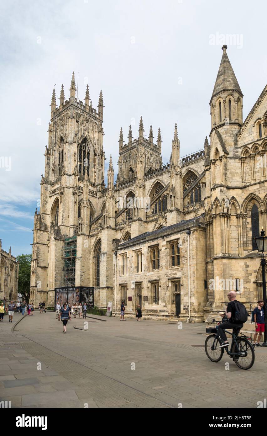 Due West Towers York Minster 2022 Foto Stock